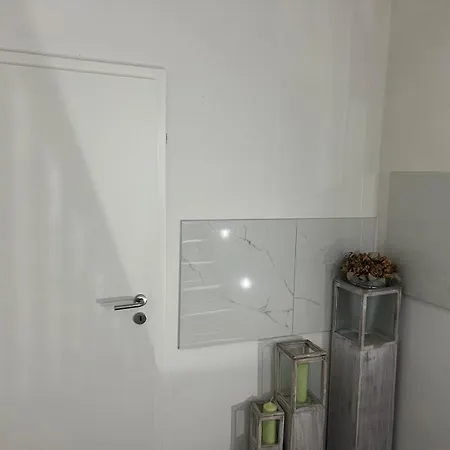 Benk 24h Nr 1 Perfekt Fuer Bis Zu 6 Personen * Hofheim am Taunus