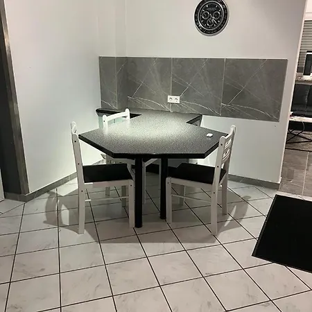 Benk 24h Nr 1 Perfekt Fuer Bis Zu 6 Personen Apartment