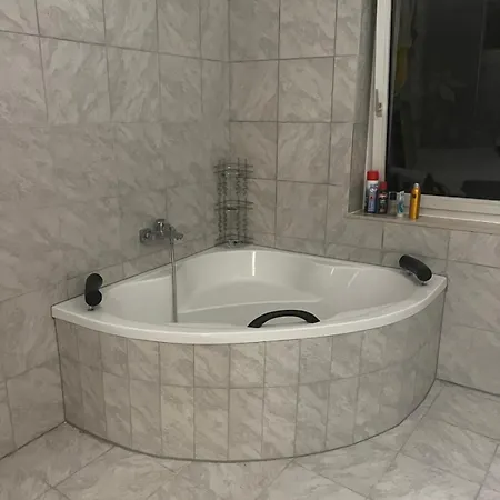 Benk 24h Nr 1 Perfekt Fuer Bis Zu 6 Personen *