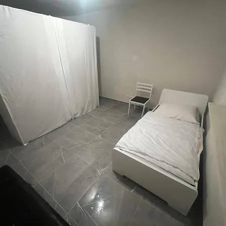 Benk 24h Nr 1 Perfekt Fuer Bis Zu 6 Personen * Hofheim am Taunus