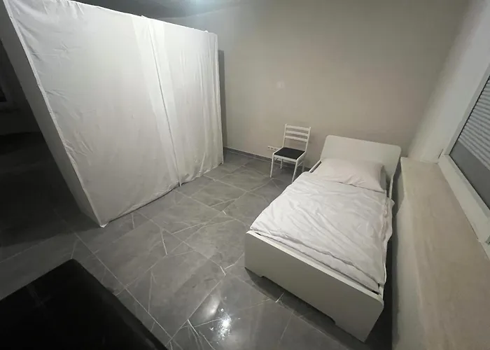 Benk 24h Nr 1 Perfekt Fuer Bis Zu 6 Personen * Hofheim am Taunus